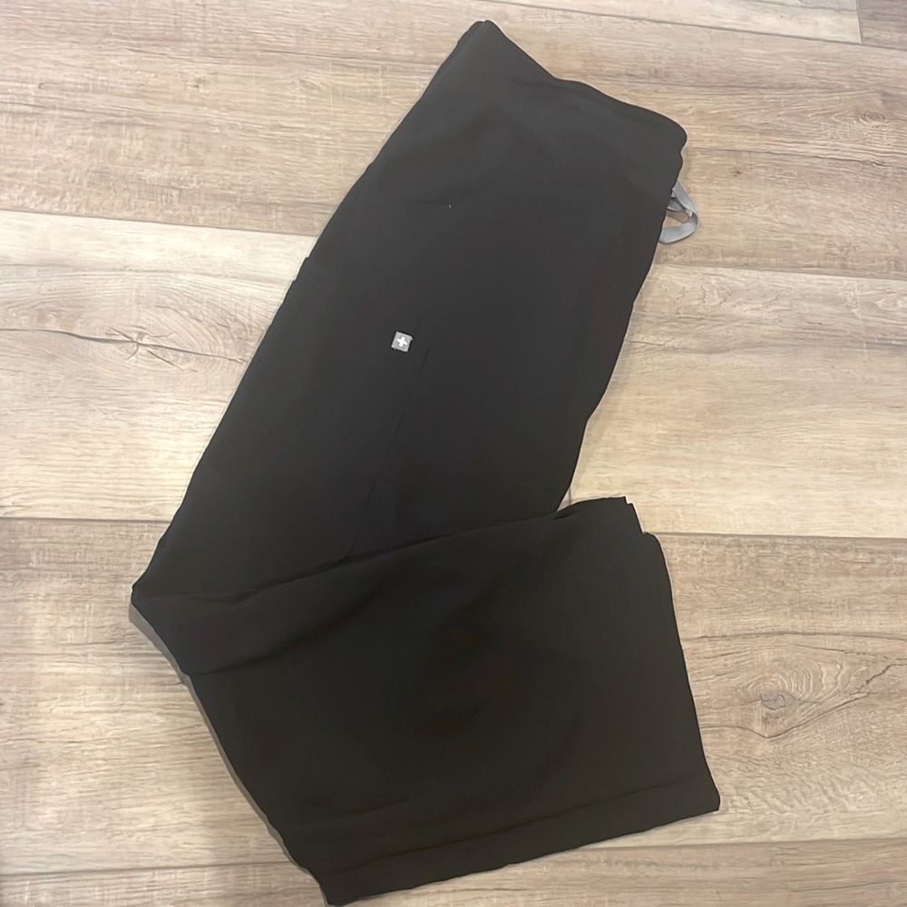 Figs Kade Cargo Scrub Pants
